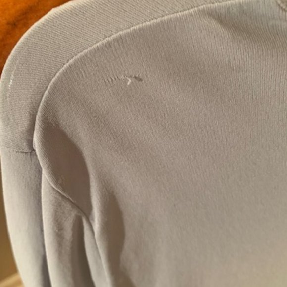 *HP* Beautiful Anne Klein pale blue silk blouse - Picture 6 of 8